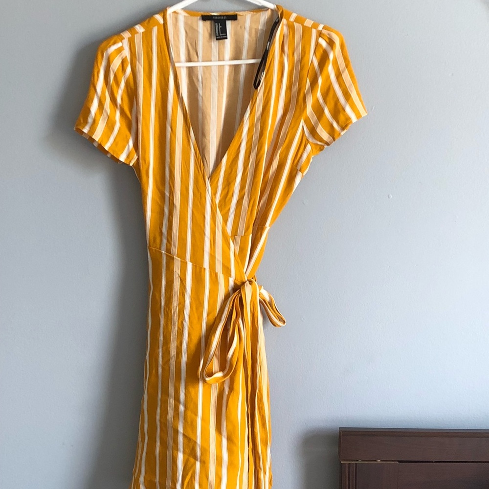 Super cute wrap dress
